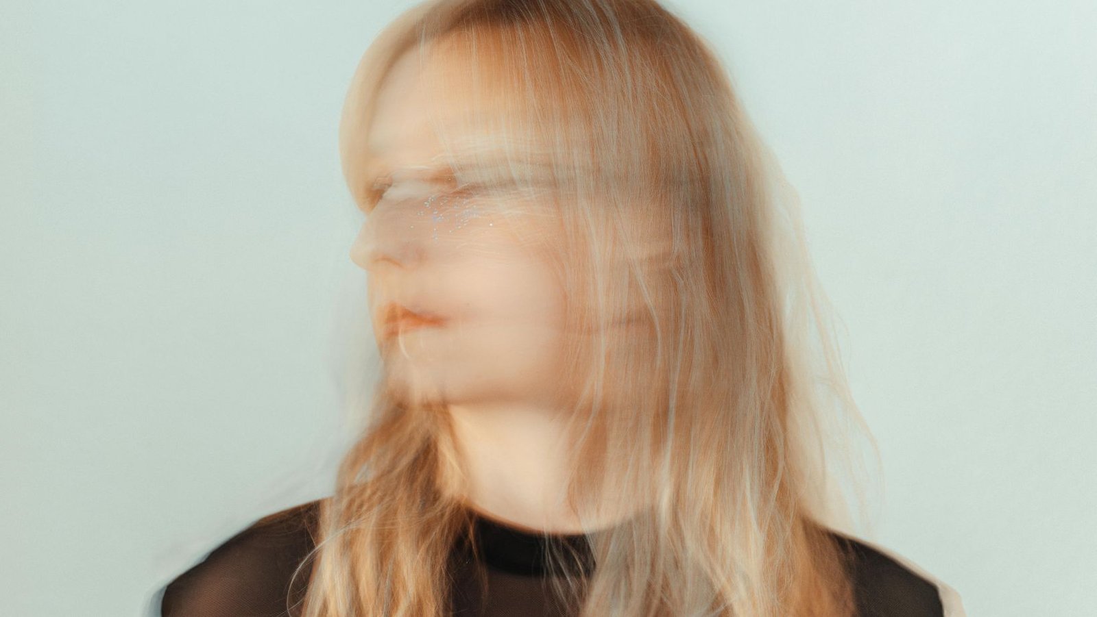 Creative double exposure showing how negative thinking patterns repeat in the mind